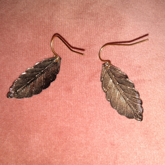 Handmade Delicate Mini Vintage Leaf Earrings Bronze Brass Leaves Botanical New - Picture 8 of 10